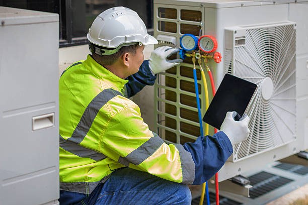 Professional Heat Pump Repair technician working in Harrisburg, OR
